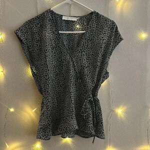 ASTR Ditsy Floral Tie Front Peplum Top​​​